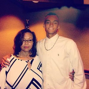 Meet your Posher, Devin soflo